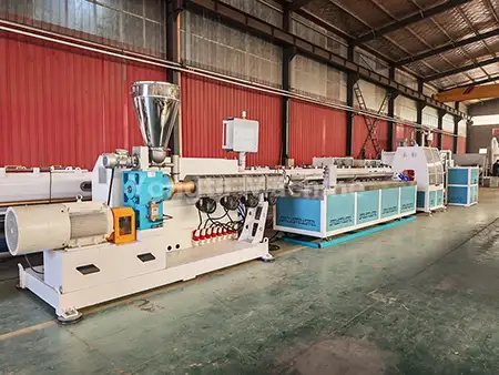 Як вибрати правильну машину для виготовлення поліпропіленових профілів для екструзії високоякісного пластику