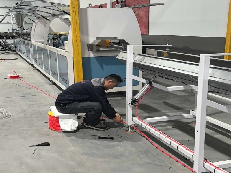 Виробнича лінія WPC стабільно працює в Квебеку, Канада