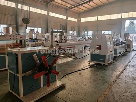 Машина для виготовлення пінопластових труб