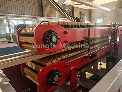 Wpc Door Profile Traction Machine