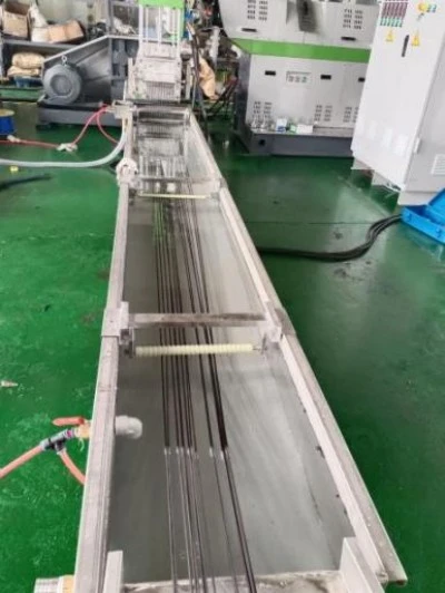 Plastic pelletizing water cooling tank