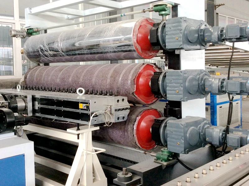 Машина для виготовлення плит ПВХ