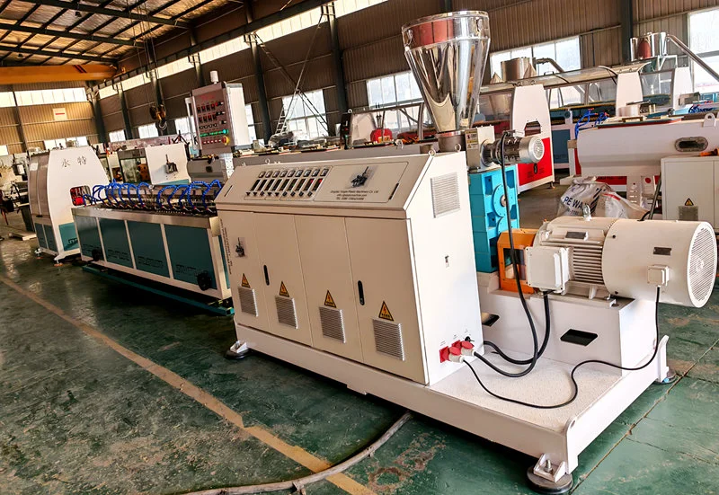 Машина для виготовлення гумових шлангів