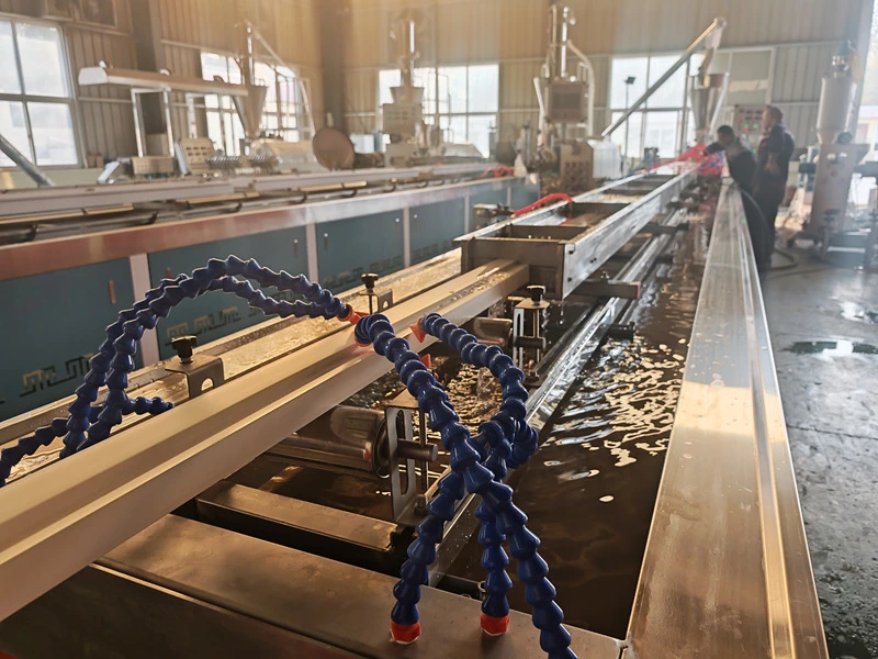 Машина для виготовлення дверних рам WPC